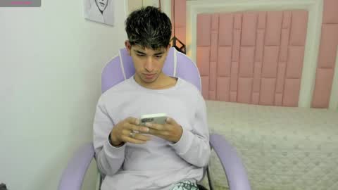 FER PHOENIX online show from 04.22.26