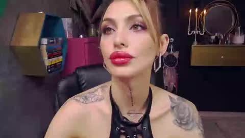 Sarah online show from 01.06.25