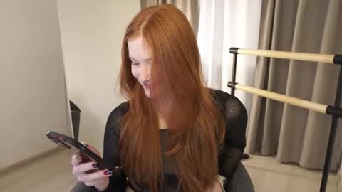 Snapshot of fiamoor chatting on 11.08.25 Fia online show from 11.08.25