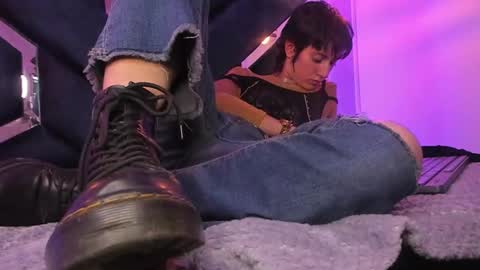   online show from 01.08.25