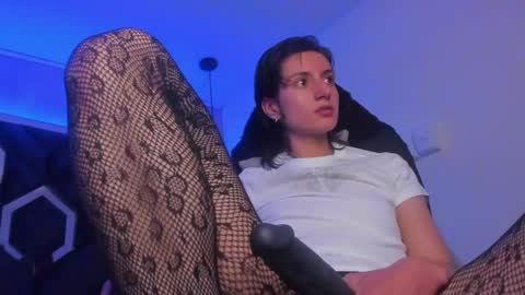   online show from 03.04.25