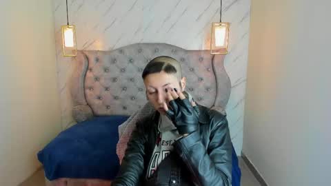 Snapshot of fieramadame chatting on 05.21.26 online show from 05.21.26