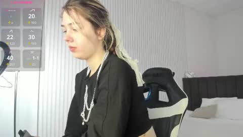 Snapshot of fieryfeline chatting on 06.26.26 Filla online show from 06.26.26