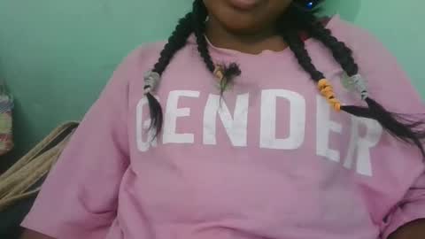 Snapshot of fifaalydia chatting on 10.30.25 fifaalydia online show from 10.30.25