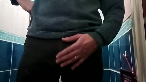 Snapshot of fifi010203 chatting on 02.24.25 fifi010203 online show from 02.24.25