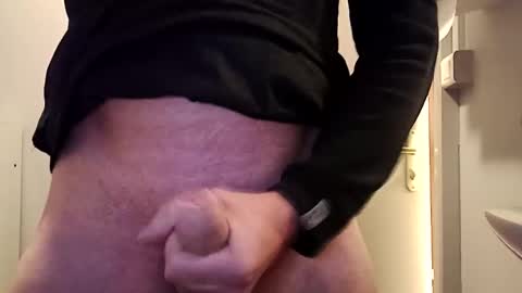 Snapshot of fifi010203 chatting on 10.28.25 fifi010203 online show from 10.28.25