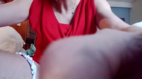 Snapshot of fifi010203 chatting on 10.30.25 fifi010203 online show from 10.30.25