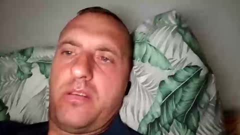 Snapshot of figonik chatting on 10.09.25 Nick online show from 10.09.25