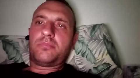 Snapshot of figonik chatting on 10.19.25 Nick online show from 10.19.25