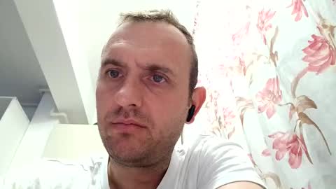 Snapshot of figonik chatting on 10.31.25 Nick online show from 10.31.25