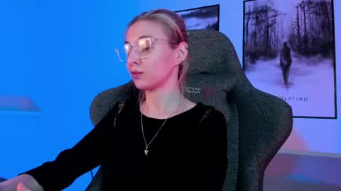 cap and Lana  online show from 03.06.25