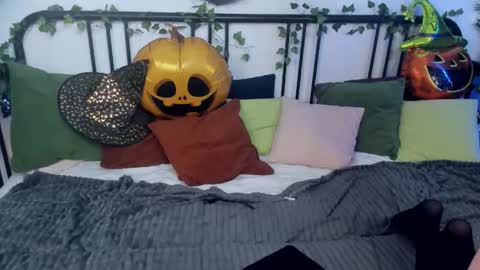 Honey Ill be waiting for you Tue Wed Thu Fri Sat Sun 10am-5pm online show from 10.30.25