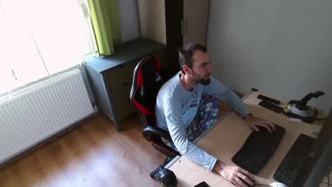 Jane and Findo online show from 01.05.25