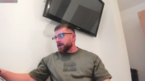 Snapshot of findomguyxxx chatting on 02.24.26 FindomGuyXXX online show from 02.24.26