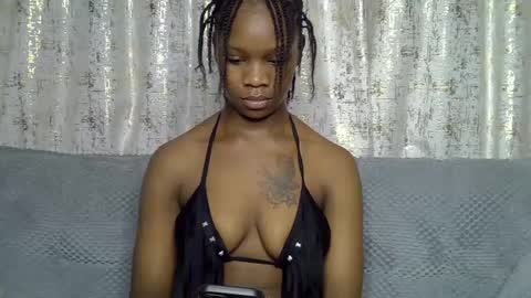 Snapshot of fine_queen12 chatting on 07.01.26 fine_queen12 online show from 07.01.26