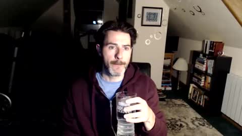 Snapshot of finnmore chatting on 05.04.26 Finn Mr online show from 05.04.26