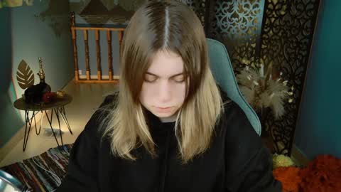 fiora online show from 01.05.25