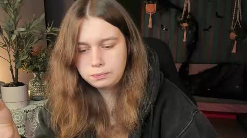 fiora online show from 10.20.25