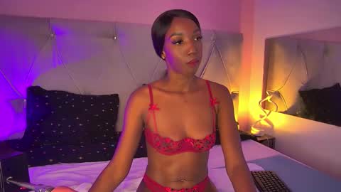 Snapshot of fiorelalenin chatting on 09.30.25 Fiorela Lenin online show from 09.30.25