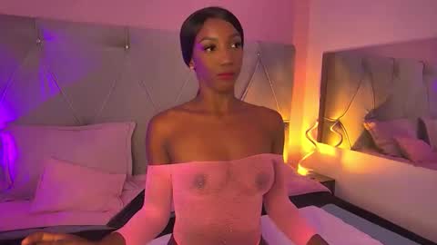 Snapshot of fiorelalenin chatting on 10.01.25 Fiorela Lenin online show from 10.01.25