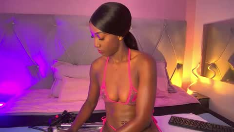 Snapshot of fiorelalenin chatting on 10.02.25 Fiorela Lenin online show from 10.02.25