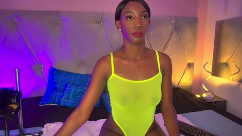 Snapshot of fiorelalenin chatting on 10.17.25 Fiorela Lenin online show from 10.17.25