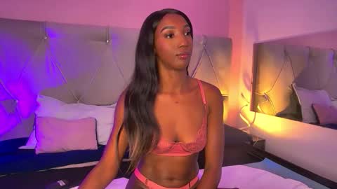 Snapshot of fiorelalenin chatting on 10.20.25 Fiorela Lenin online show from 10.20.25