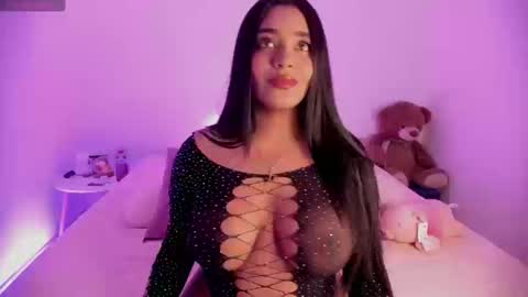 mishellehecht online show from 10.16.25