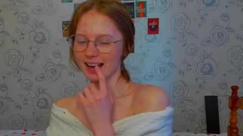 Snapshot of fire_luna chatting on 05.01.26 fire_luna online show from 05.01.26
