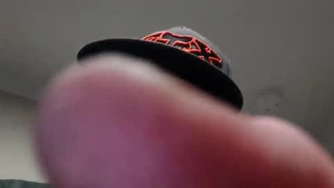 Snapshot of firstimer90210 chatting on 09.29.25 firstimer90210 online show from 09.29.25