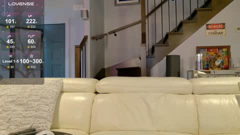 Snapshot of fitcougarcb chatting on 11.19.25 Bianca online show from 11.19.25