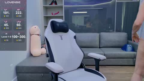 Snapshot of fitcougarcb chatting on 11.28.25 Bianca online show from 11.28.25