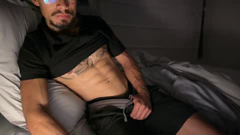 Snapshot of fitjacques chatting on 05.07.26 fitjacques online show from 05.07.26