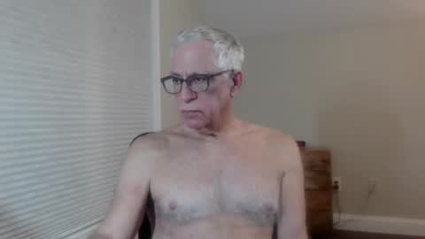 Snapshot of fitman999 chatting on 04.01.26 Jon online show from 04.01.26