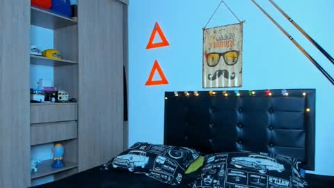 Elias Valencia online show from 12.22.24