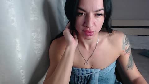 Snapshot of fitpretty chatting on 11.02.25 Lizabeth online show from 11.02.25