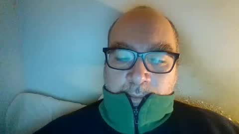 Snapshot of flashdreaming chatting on 01.12.26 Carlo online show from 01.12.26