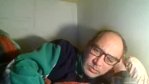 Snapshot of flashdreaming chatting on 04.04.26 Carlo online show from 04.04.26