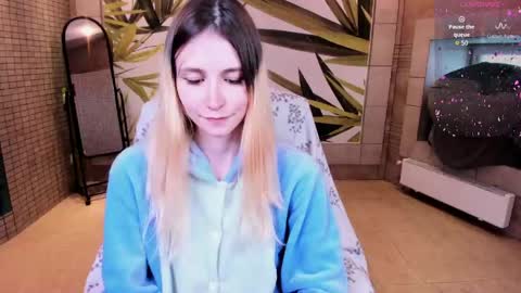 Snapshot of fleximona chatting on 05.16.26 FlexiMona online show from 05.16.26