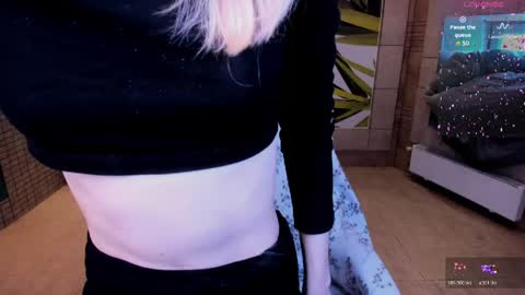 Snapshot of fleximona chatting on 05.31.26 FlexiMona online show from 05.31.26