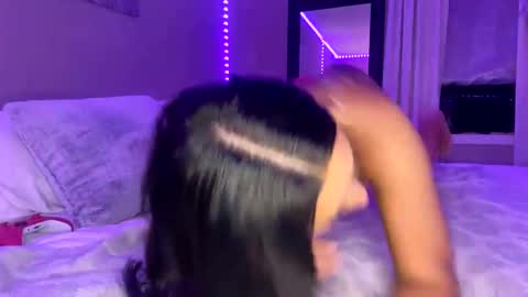 Roxy online show from 02.21.25