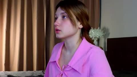 Snapshot of flirtbubble chatting on 10.04.25 Doloras online show from 10.04.25