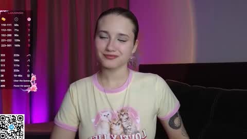 Snapshot of flirtbubble chatting on 10.07.25 Doloras online show from 10.07.25