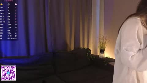 Snapshot of flirtbubble chatting on 10.13.25 Doloras online show from 10.13.25