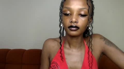 Snapshot of flirtyy_sheery chatting on 06.12.26 sheery online show from 06.12.26