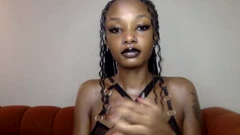 Snapshot of flirtyy_sheery chatting on 06.15.26 sheery online show from 06.15.26