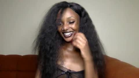 Snapshot of flirtyy_sheery chatting on 06.19.26 sheery online show from 06.19.26