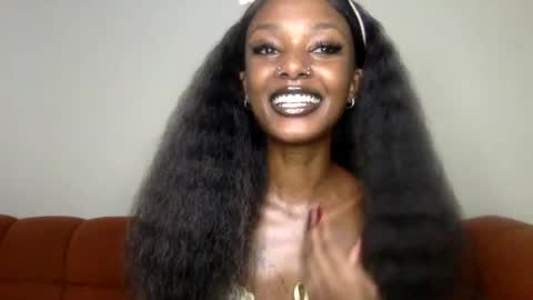 Snapshot of flirtyy_sheery chatting on 06.24.26 sheery online show from 06.24.26
