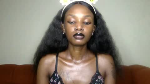 Snapshot of flirtyy_sheery chatting on 06.27.26 sheery online show from 06.27.26