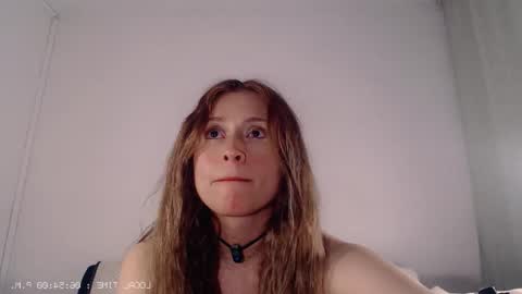 Snapshot of flor3citarockera chatting on 11.27.25 flor3citarockera online show from 11.27.25